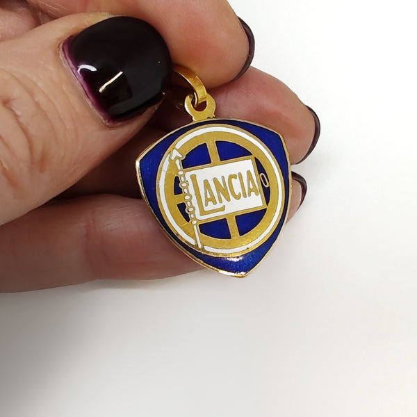 Ciondolo piastra logo storico Lancia oro e smalti - Gioielleria Mariatti Torino
