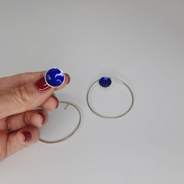 Yoko Takirai - Orecchini Mela blue cerchio argento e smalto - Gioielleria Mariatti Torino